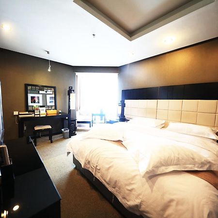 Hotel Xinjiang Yema International Clubhouse Urumczi Zewnętrze zdjęcie